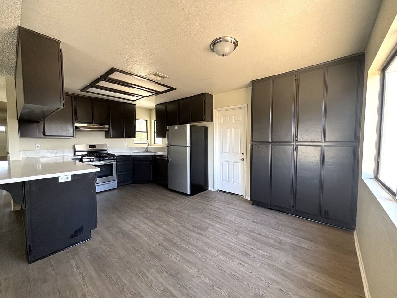 8849 Fir Ave - Photo 6 of 17