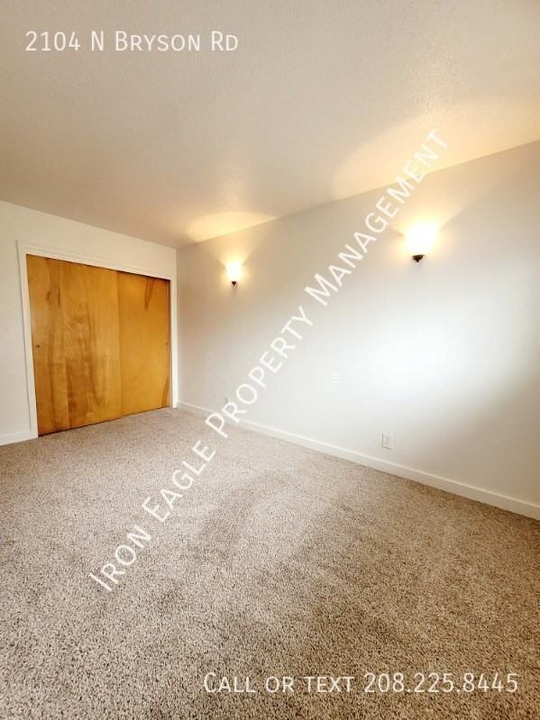 2104 N Bryson Rd - Photo 4 of 10