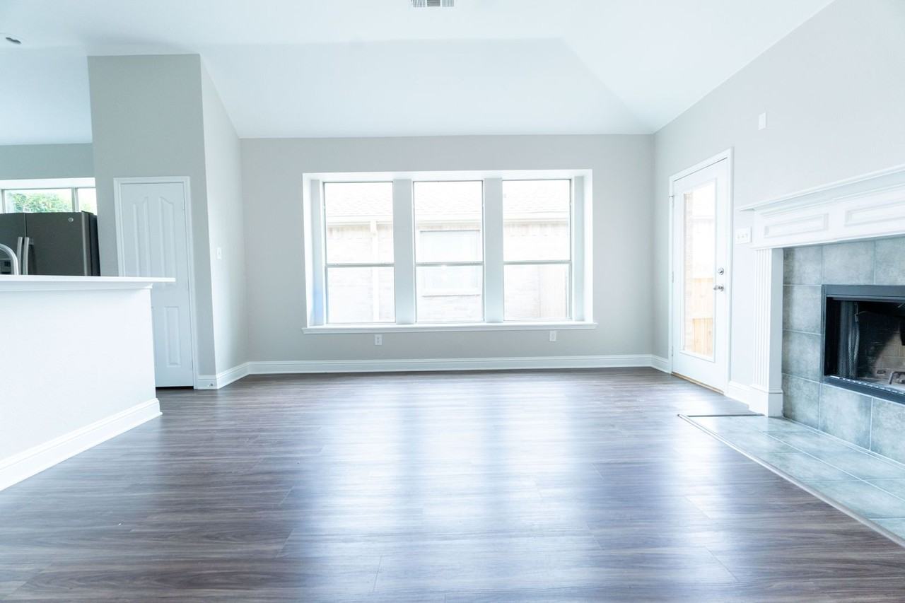 3105 Whispering Pine Blvd - Photo 3 of 47