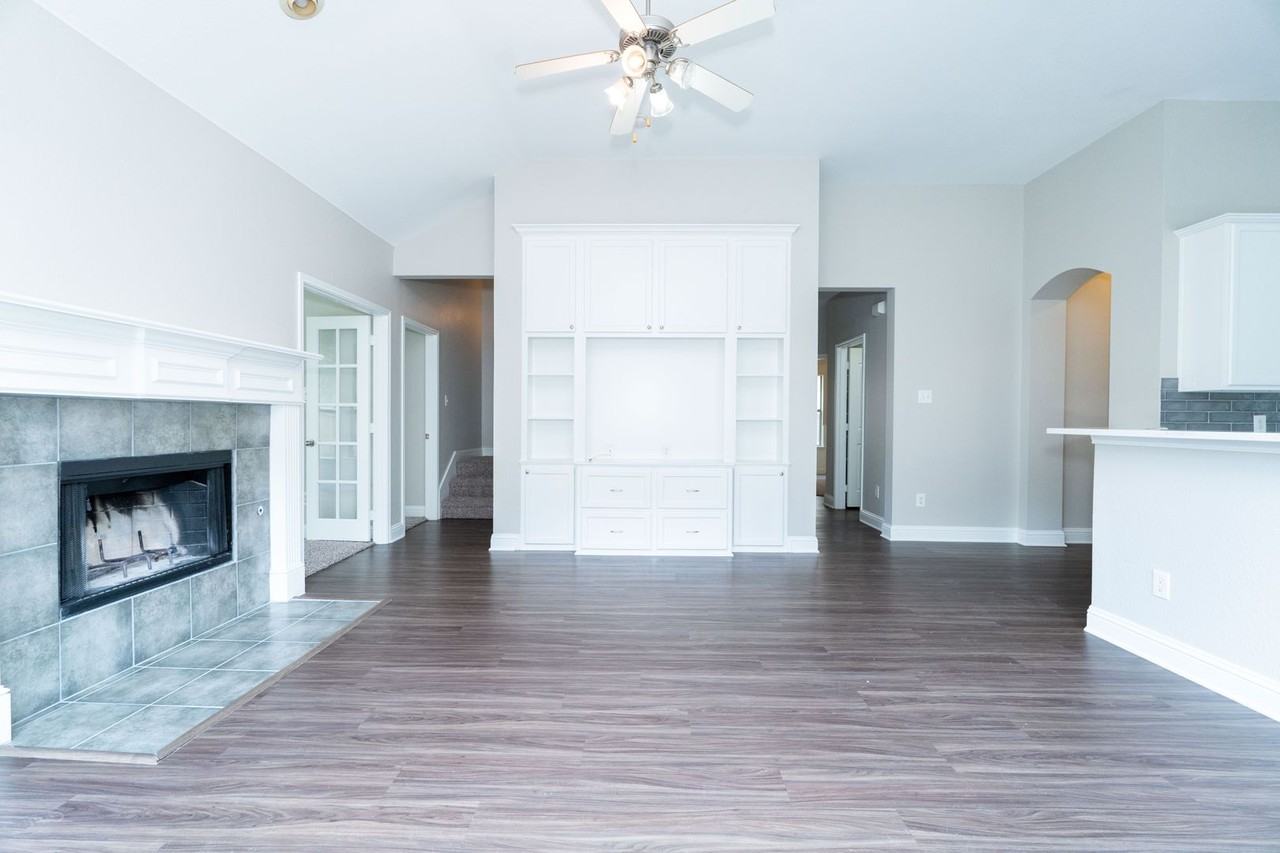 3105 Whispering Pine Blvd - Photo 4 of 47