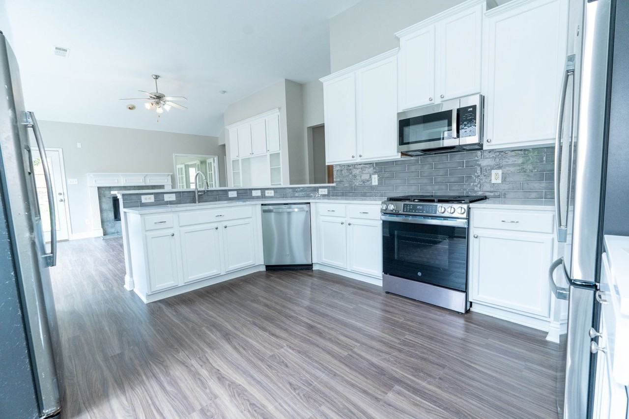 3105 Whispering Pine Blvd - Photo 5 of 47