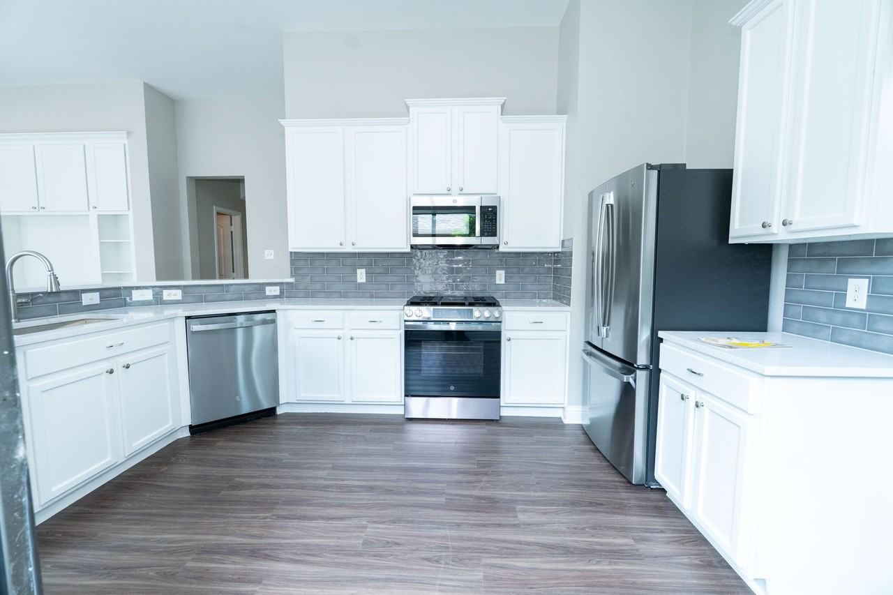 3105 Whispering Pine Blvd - Photo 6 of 47