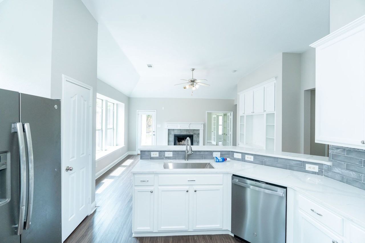3105 Whispering Pine Blvd - Photo 7 of 47