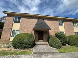 featured image of 3840 Overbrook Dr #12