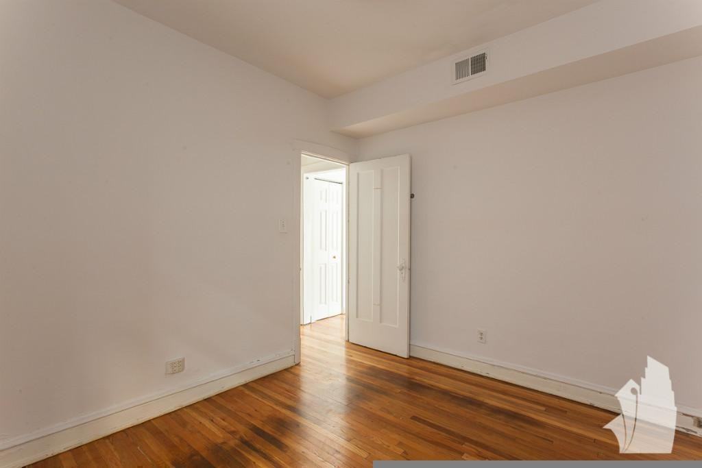 3523 N Broadway St #3E - Photo 3 of 8