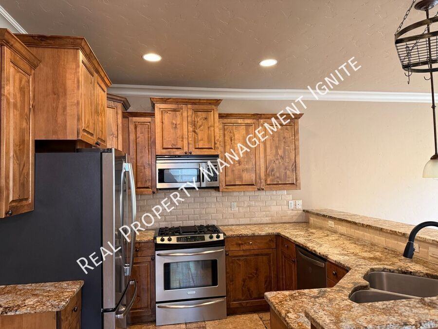 20071 Calvin Way - Photo 2 of 23