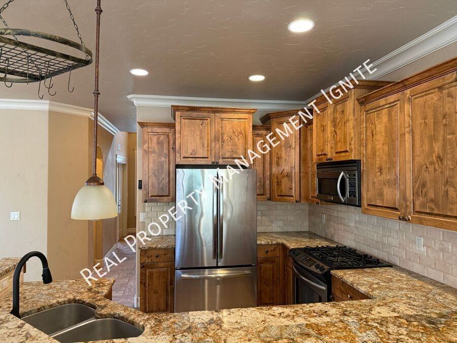 20071 Calvin Way - Photo 3 of 23