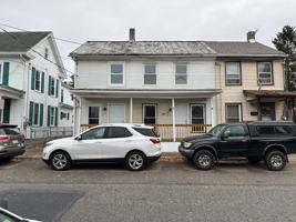 featured image of 209 1/2 N High St