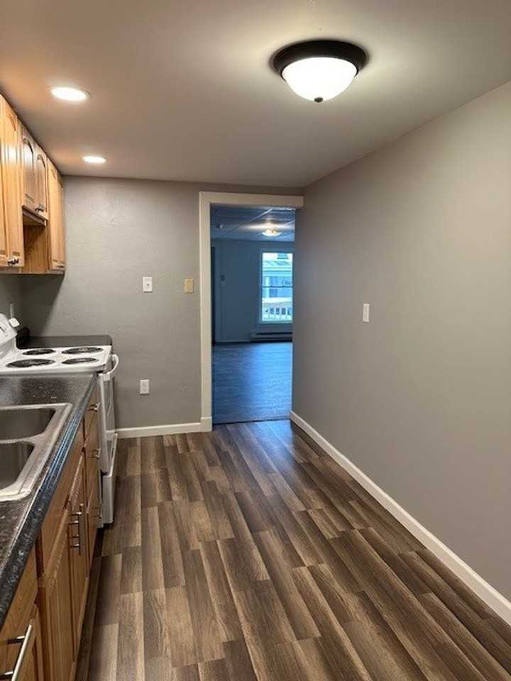 209 1/2 N High St - Photo 5 of 13