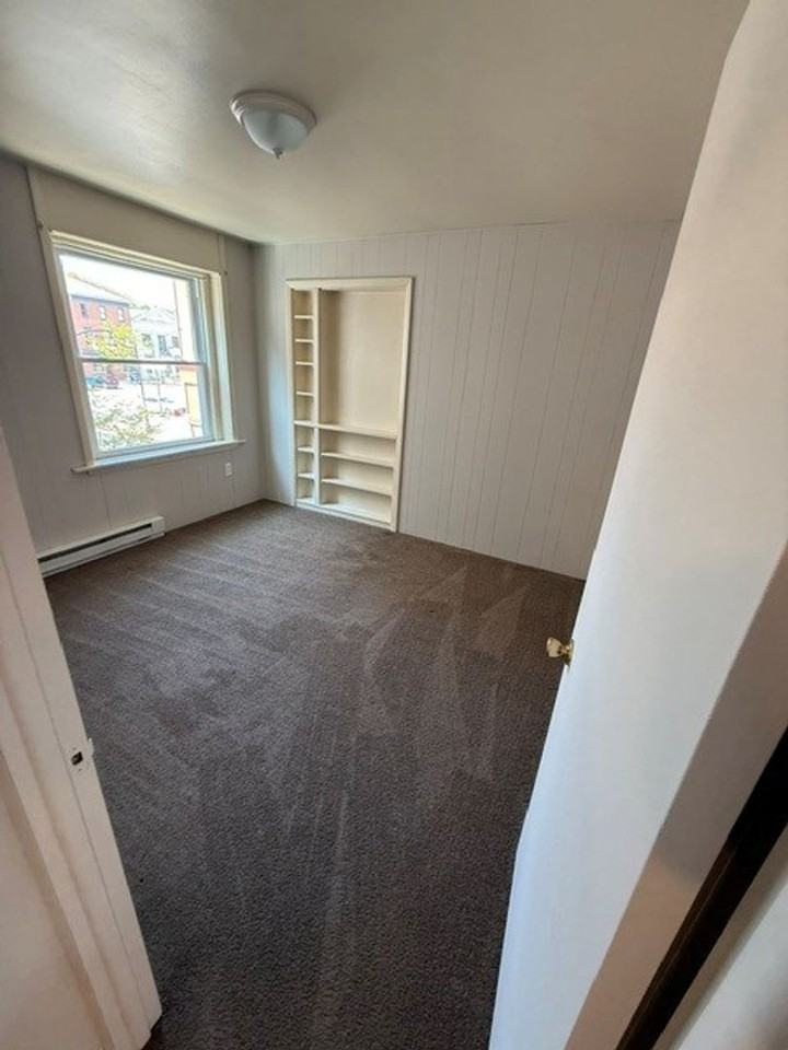 113 Market St - Photo 5 of 8