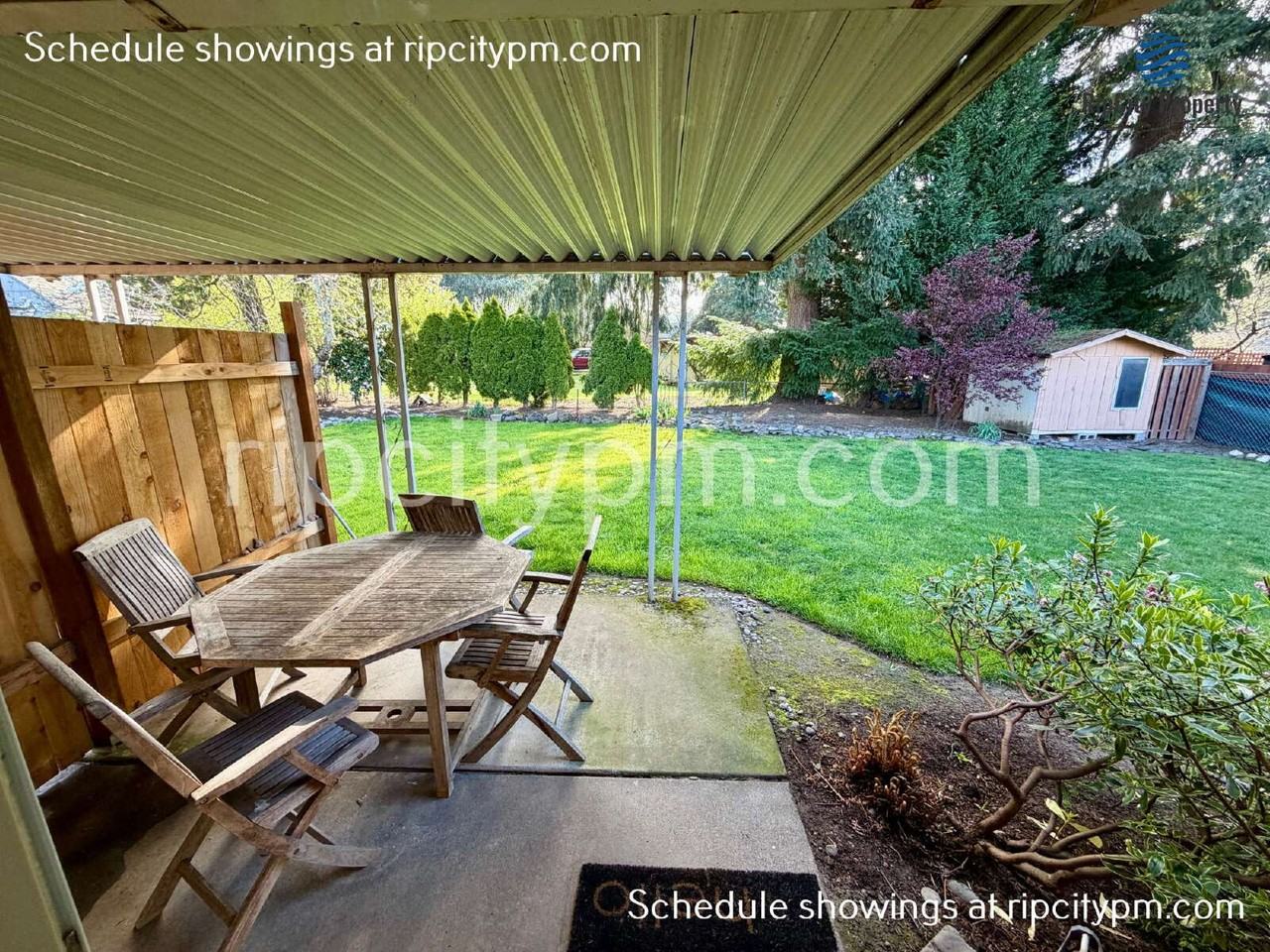 11430 Sw 121st Ave - Photo 2 of 24