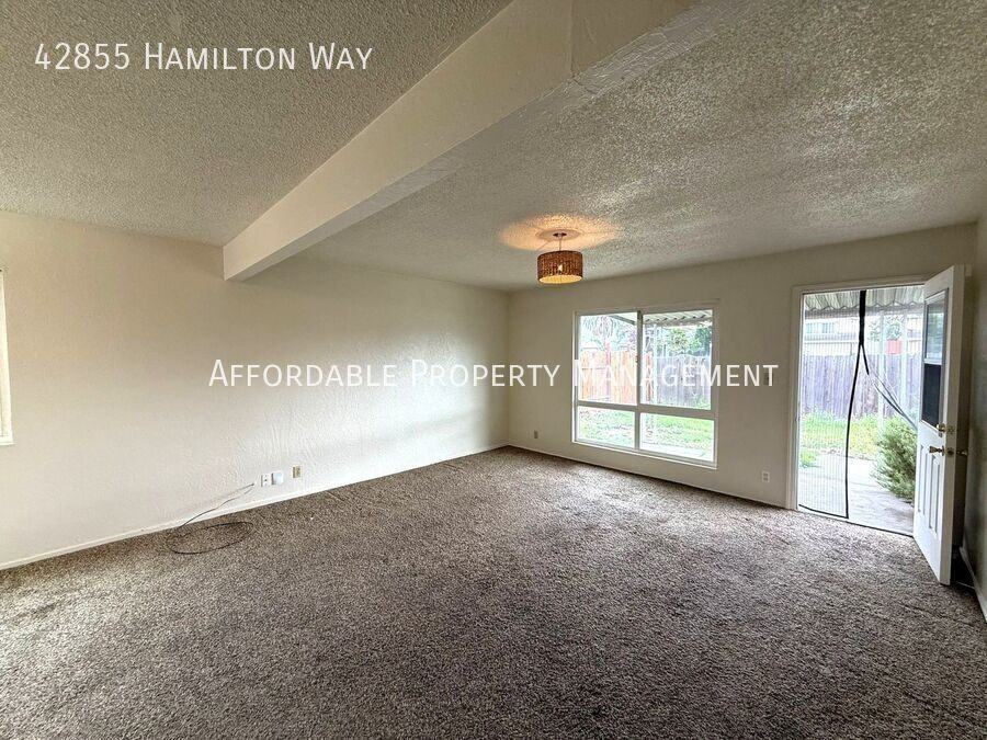 42855 Hamilton Way - Photo 3 of 15