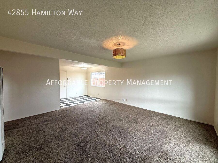 42855 Hamilton Way - Photo 4 of 15