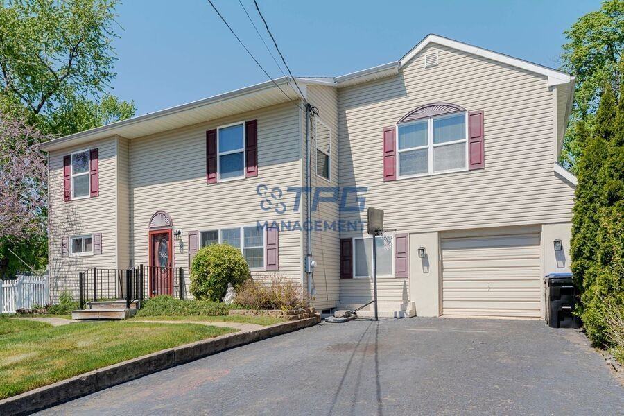 8 Windsor Dr - Photo 4 of 32