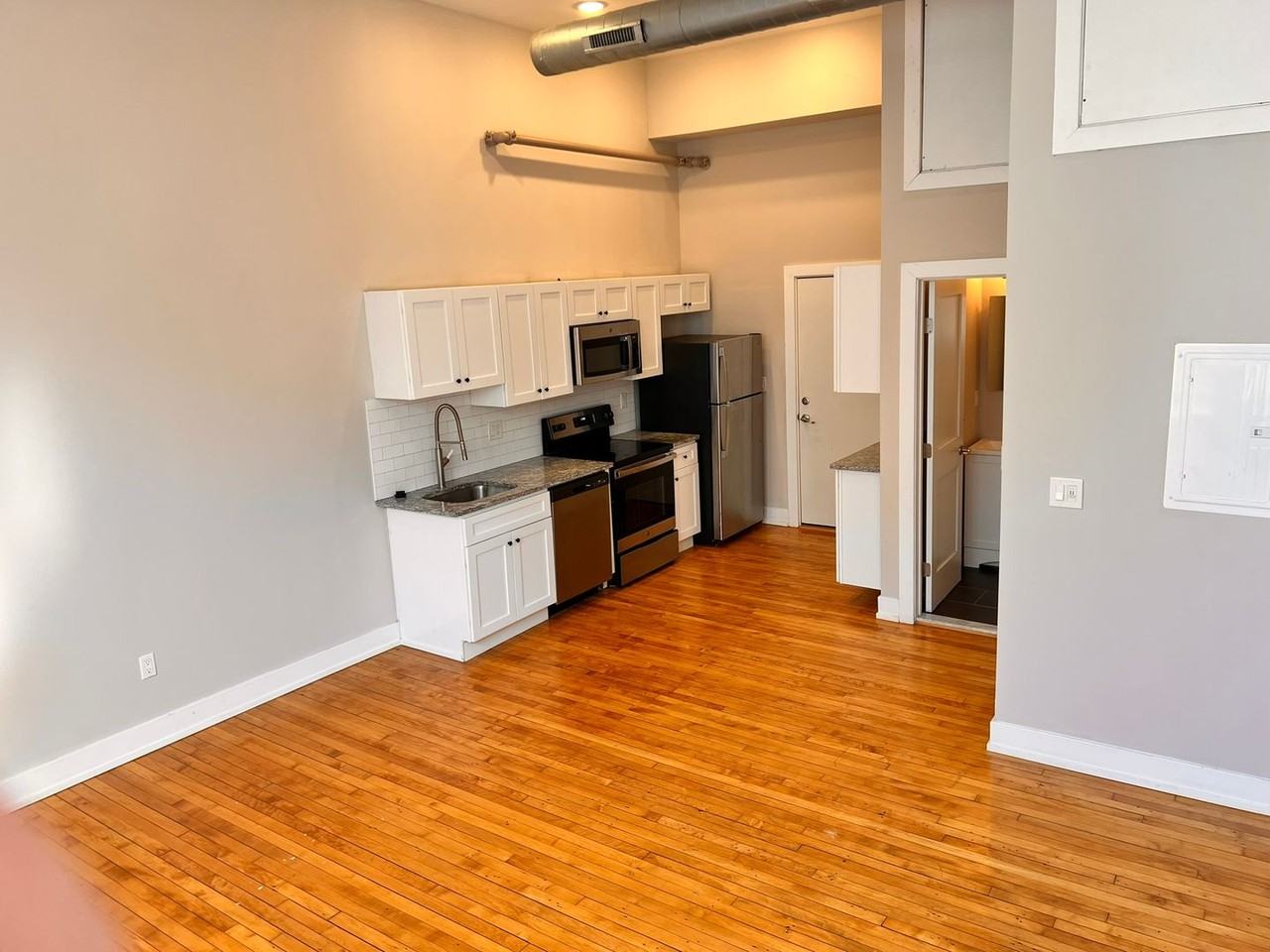 4627 E Thompson St - Photo 2 of 5