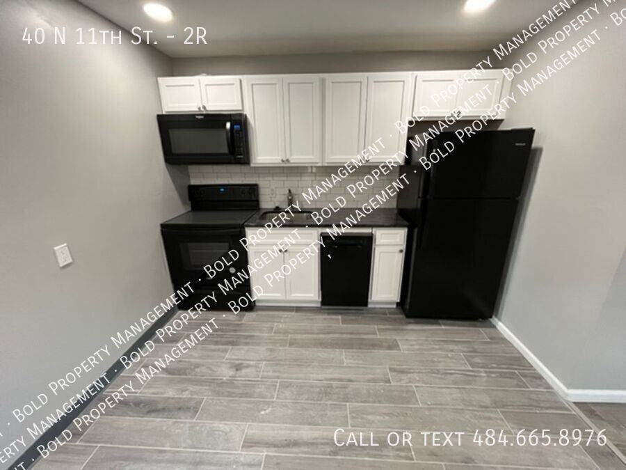 40 N 11th St #2R - Photo 2 of 8