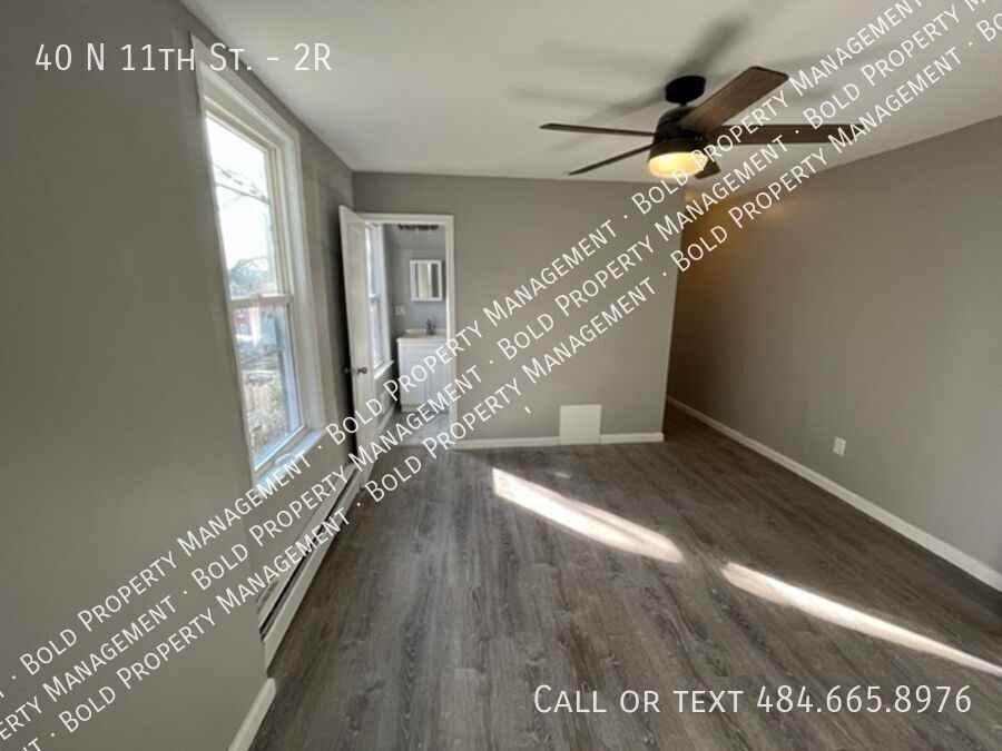 40 N 11th St #2R - Photo 5 of 8