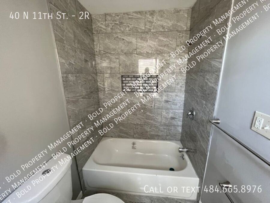 40 N 11th St #2R - Photo 7 of 8