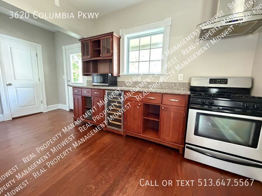 3620 Columbia Pkwy - Photo 2 of 17