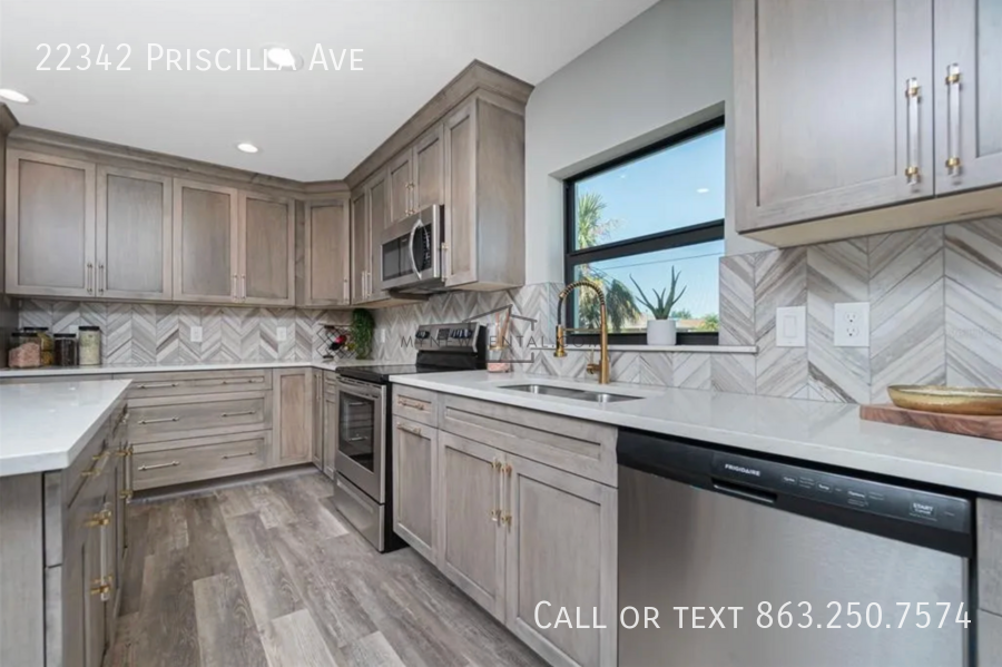 22342 Priscilla Ave - Photo 7 of 24