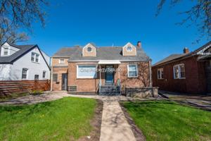 featured image of 2561 Harrison St #1