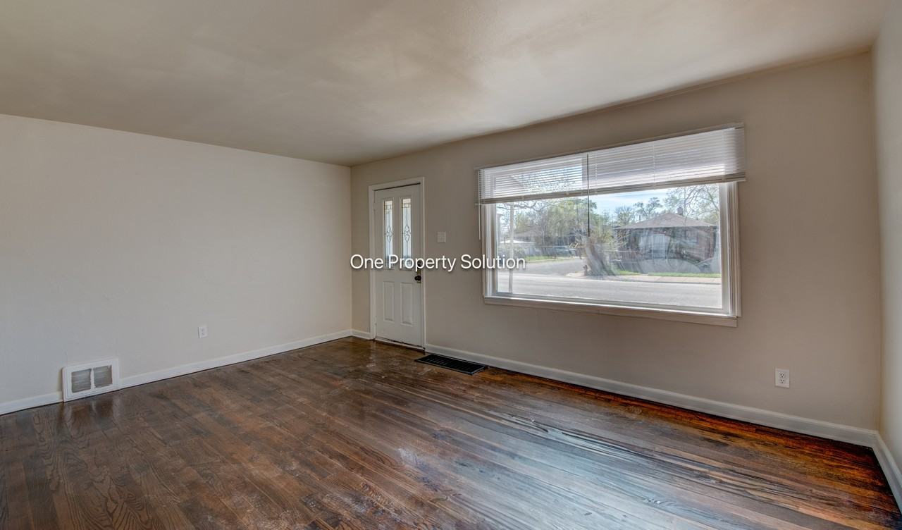 2561 Harrison St #1 - Photo 3 of 16