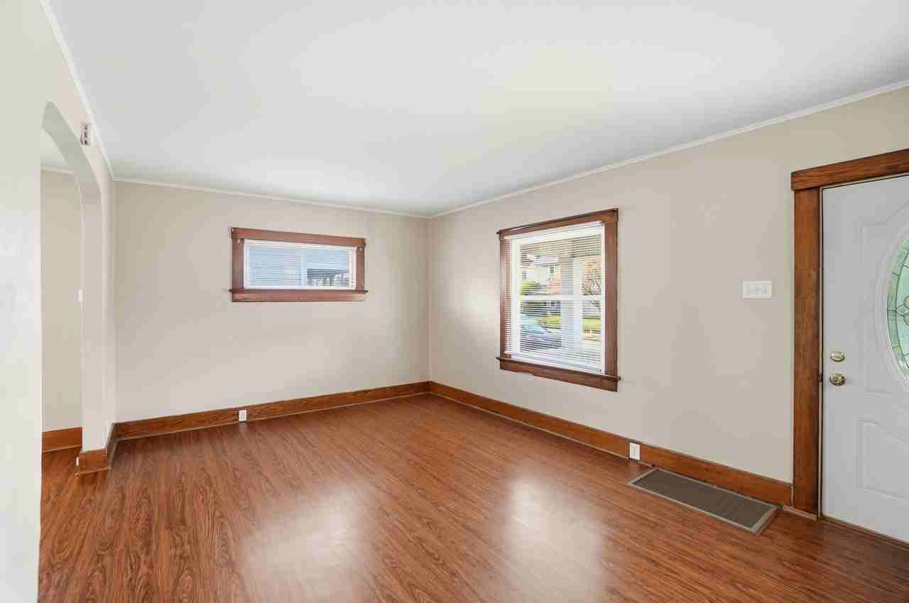 1033 Forest Ave #1 - Photo 7 of 50