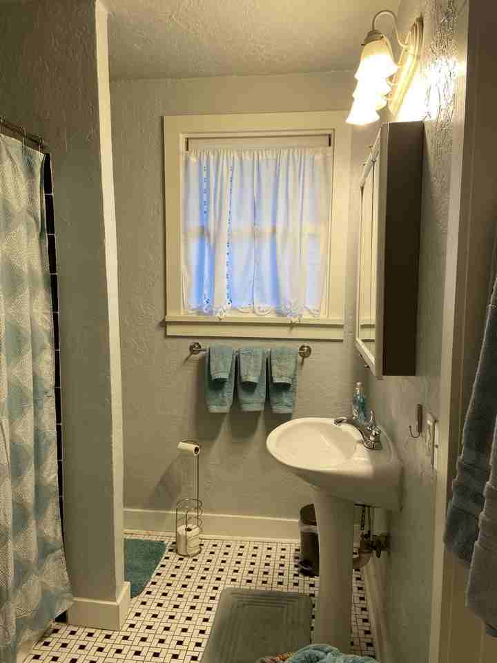 321 E Duffy St #1 - Photo 5 of 11