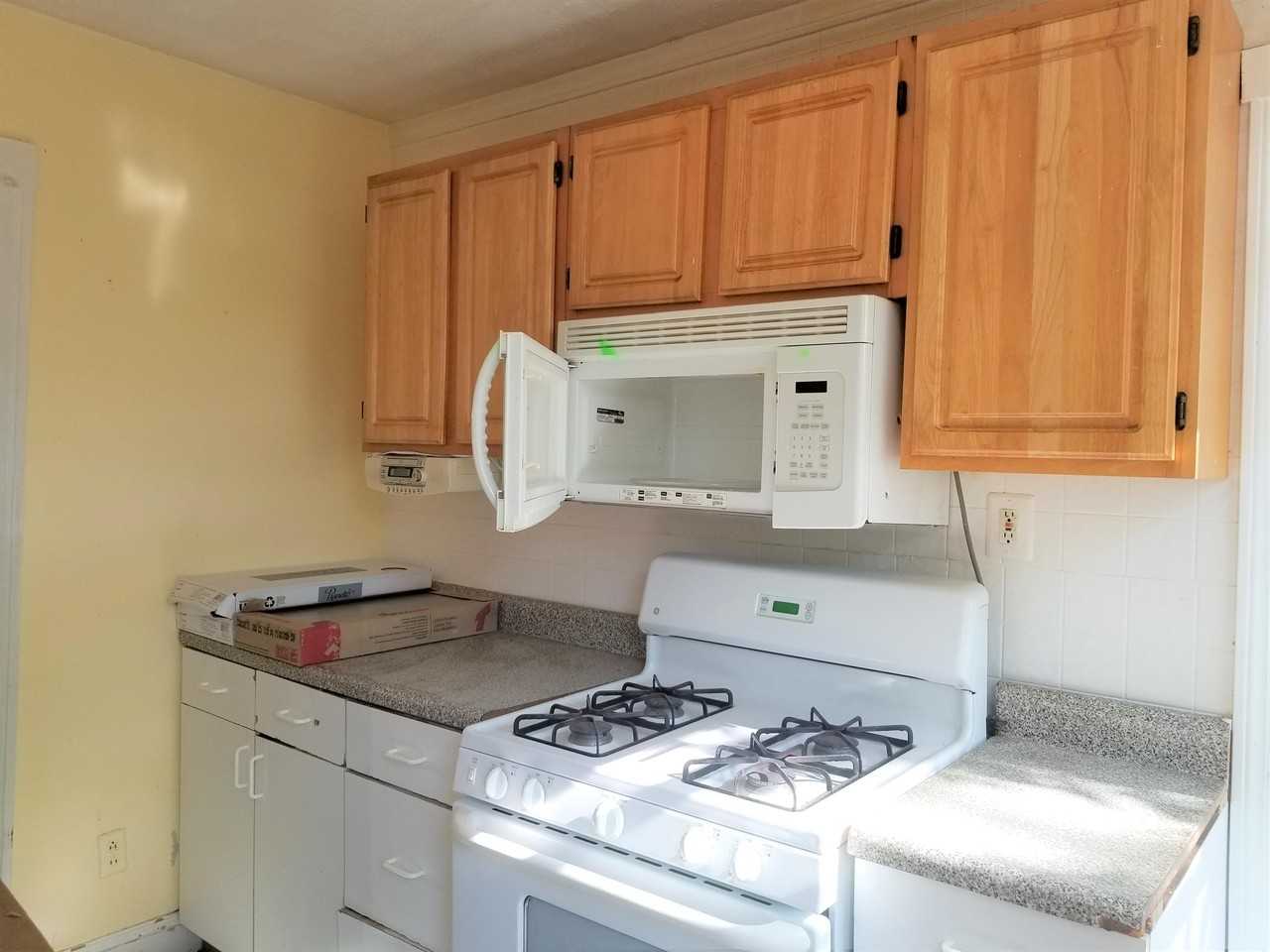 32 Salem St #3 - Photo 2 of 10