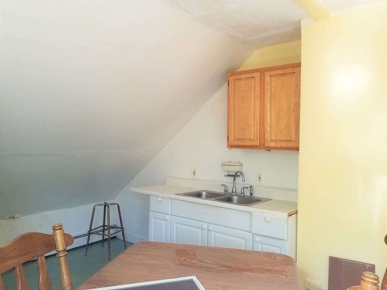 32 Salem St #3 - Photo 3 of 10