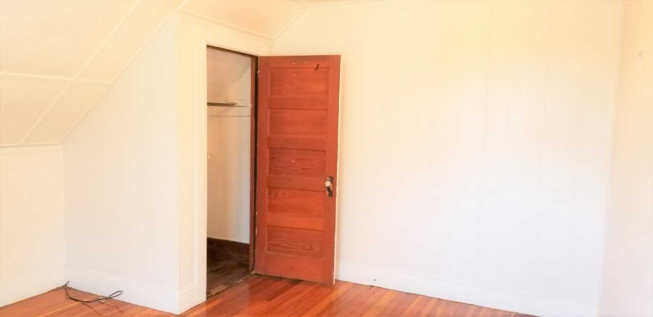 32 Salem St #3 - Photo 6 of 10