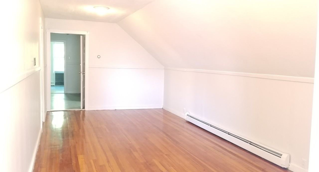 32 Salem St #3 - Photo 7 of 10