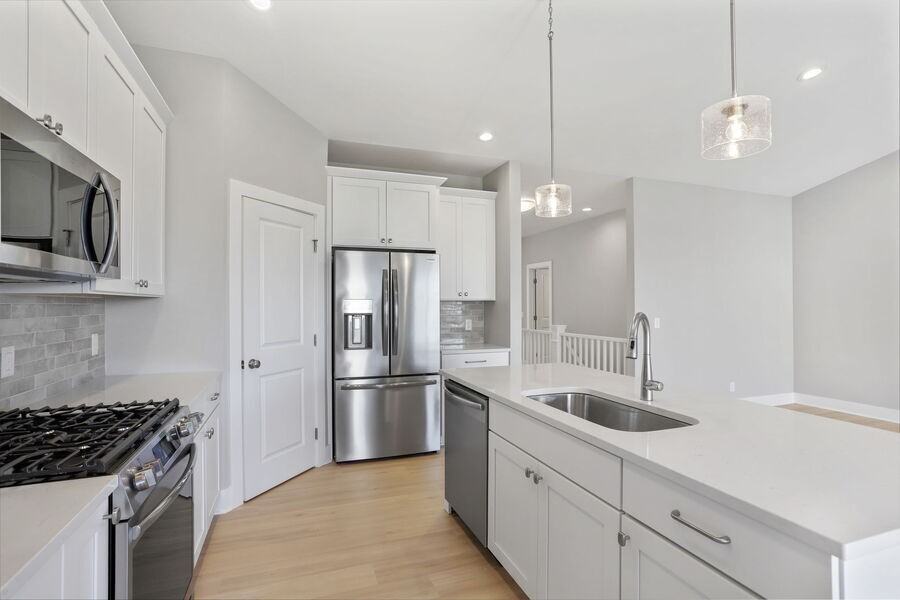 11909 Smithfield Dr - Photo 2 of 21