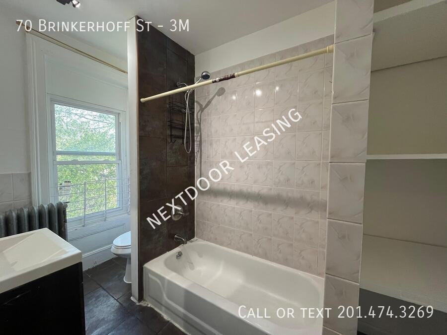 70 Brinkerhoff St #3M - Photo 2 of 7