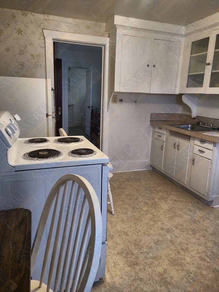 915 Lee St #1-2 - Photo 5 of 7