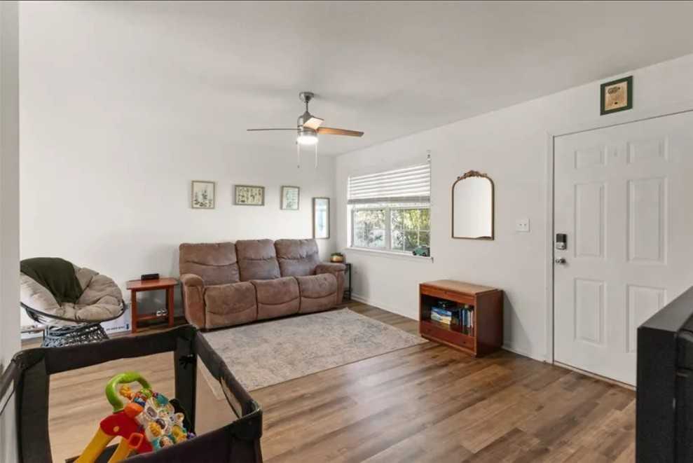540 Chateau Cir - Photo 5 of 15
