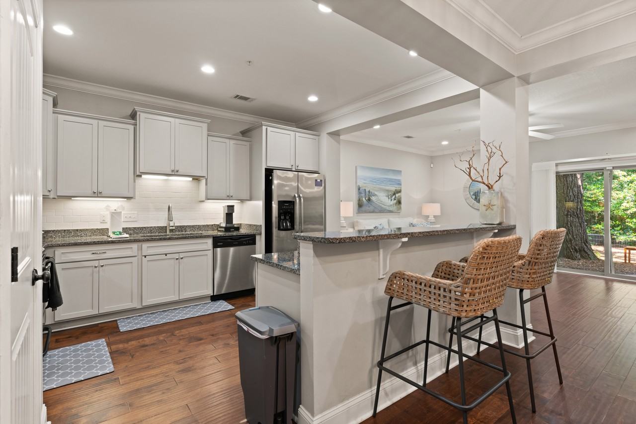 1105 Reserve Ln - Photo 3 of 13