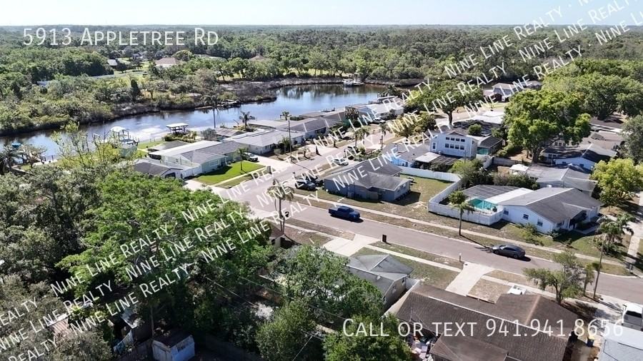 5913 Appletree Rd - Photo 3 of 50