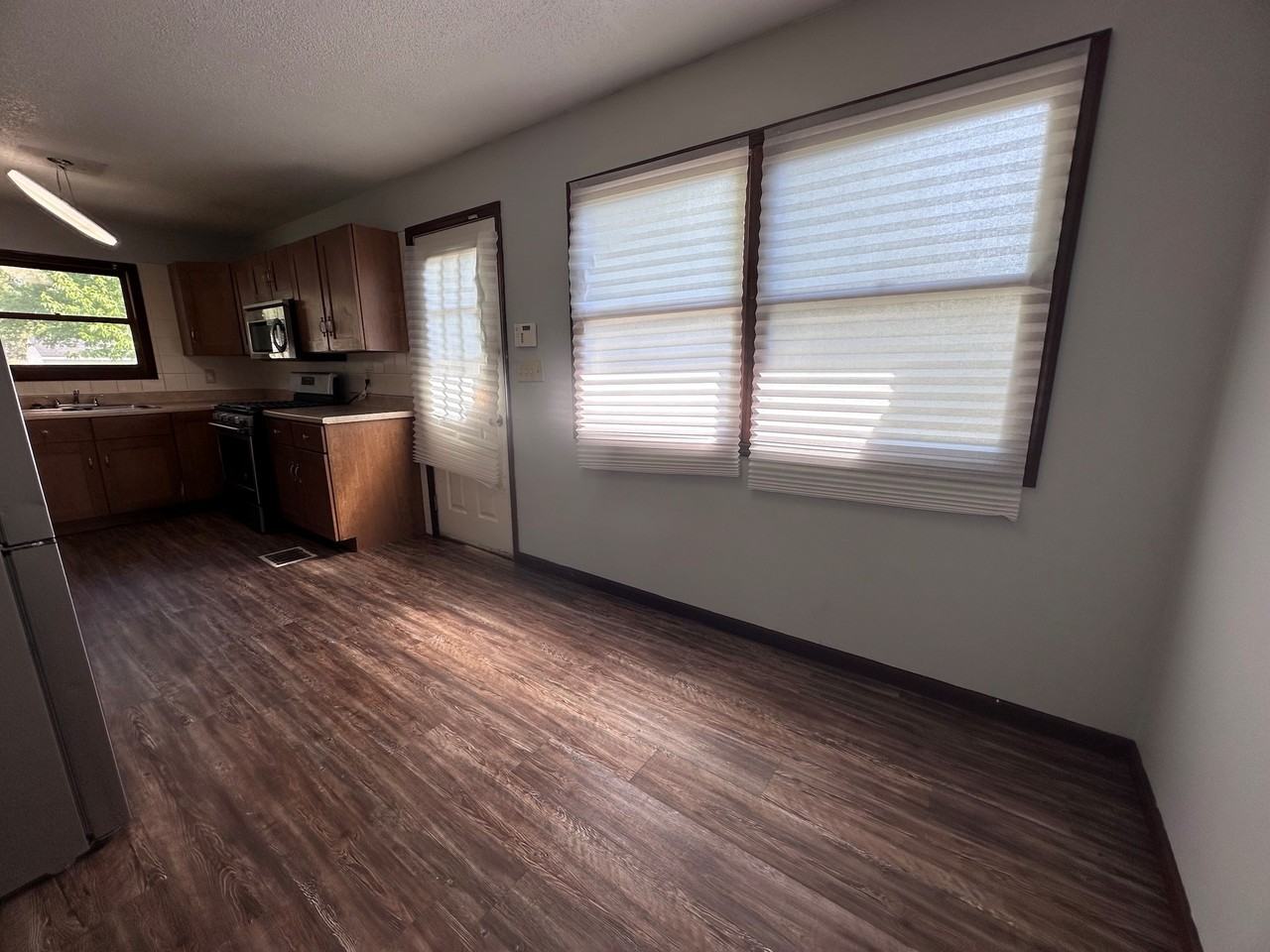 1107 N Grant St - Photo 5 of 27