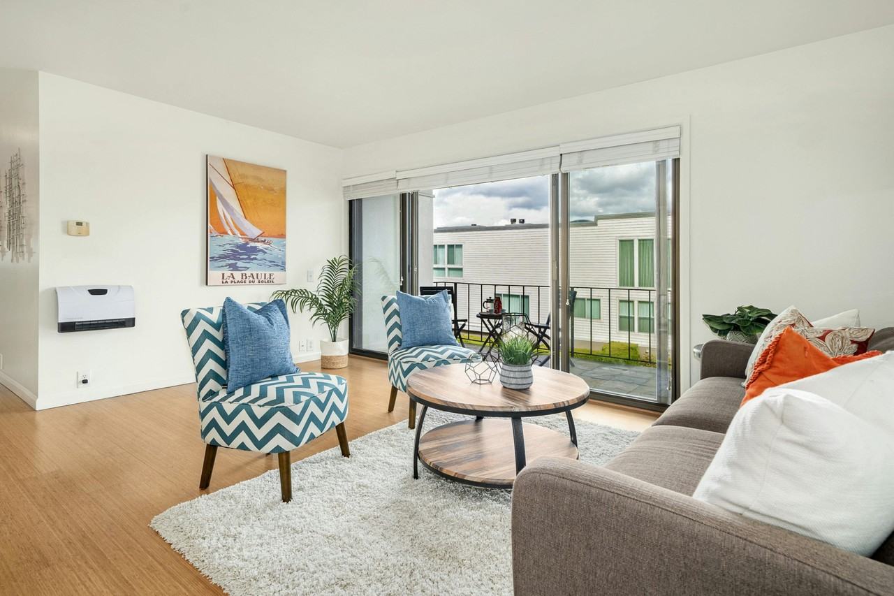 6333 Lake Washington Blvd Ne #307 - Photo 2 of 32