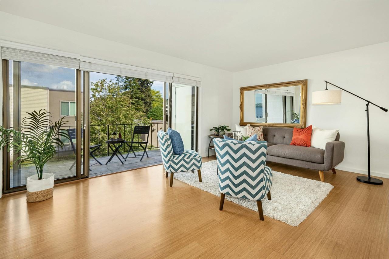 6333 Lake Washington Blvd Ne #307 - Photo 3 of 32