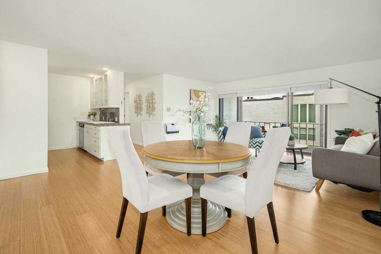 6333 Lake Washington Blvd Ne #307 - Photo 6 of 32