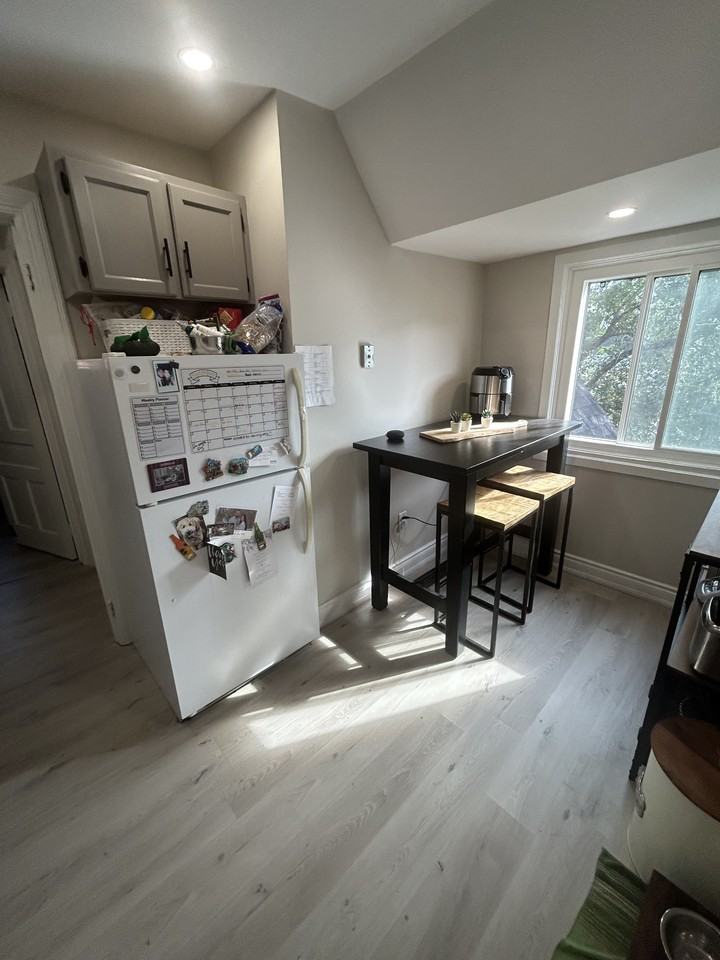 262 James St S #301 - Photo 7 of 11