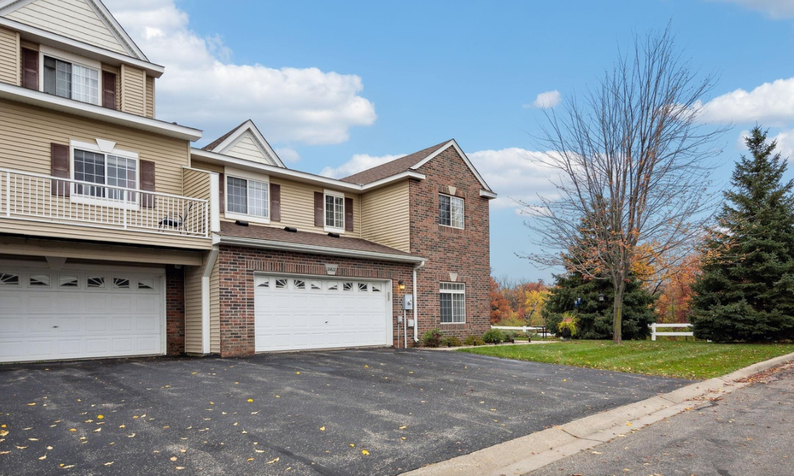 18422 Lafayette Way - Photo 2 of 28