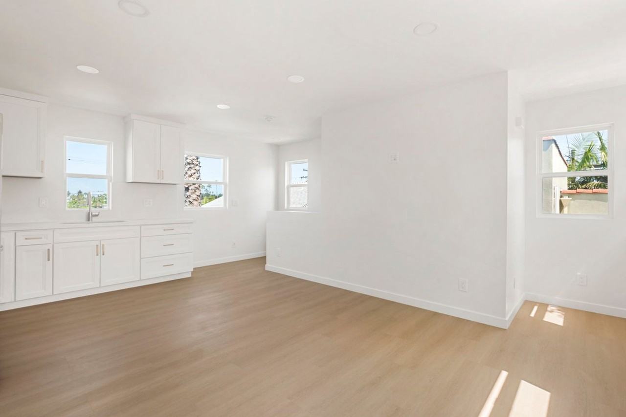 4586 Arizona St - Photo 4 of 6