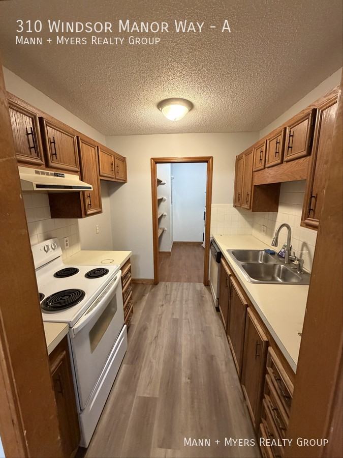 310 Windsor Manor Way #A - Photo 3 of 14