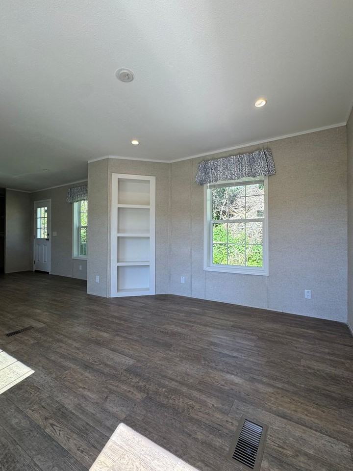 465 Royal Manor Rd #2 - Photo 6 of 23
