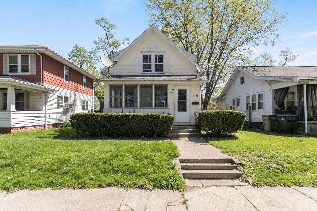 1206 Johnson St