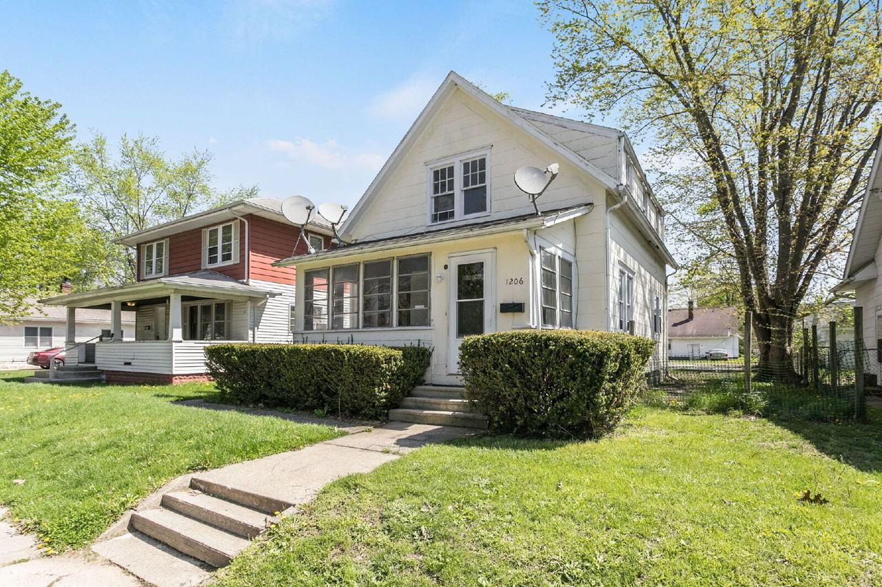 1206 Johnson St - Photo 2 of 20