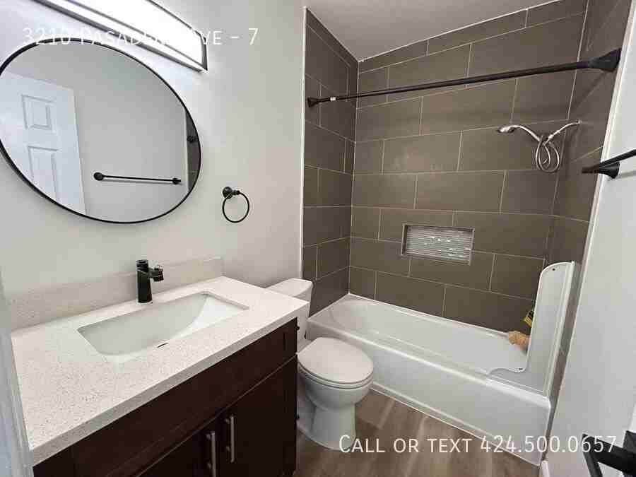 3210 Pasadena Ave #7 - Photo 4 of 7